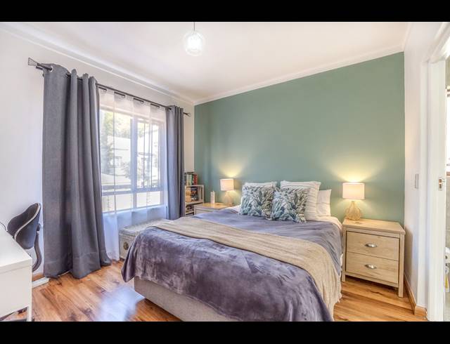 2 BEDROOM SECTIONAL TITLE RENTED IN LONEHILL